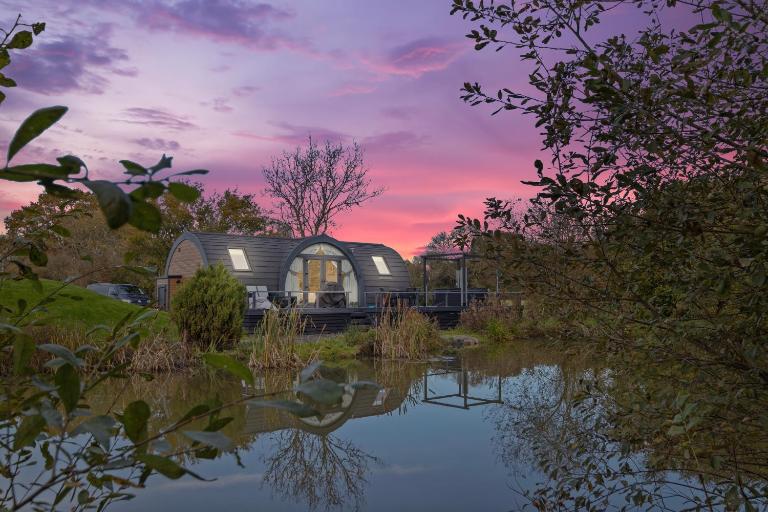 The Lake House - Private Hot Tub - B&B Arundel