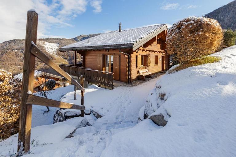 Chalet Elbaz - Swiss Chalet with breathtaking views - B&B La Tzoumaz