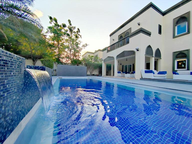 Royal private pool, Lux 7-bedroom villa on Marina - B&B Dubai