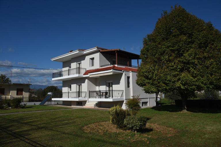 VILLAGE HOUSE - Ferienwohnung Trikala