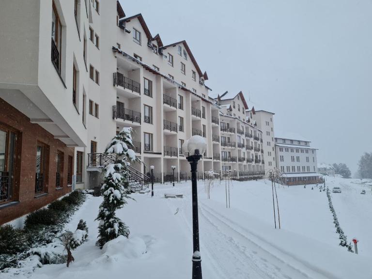 Apartment Mali Princ S18 Milmari resort - Separate bedroom - B&B Kopaonik