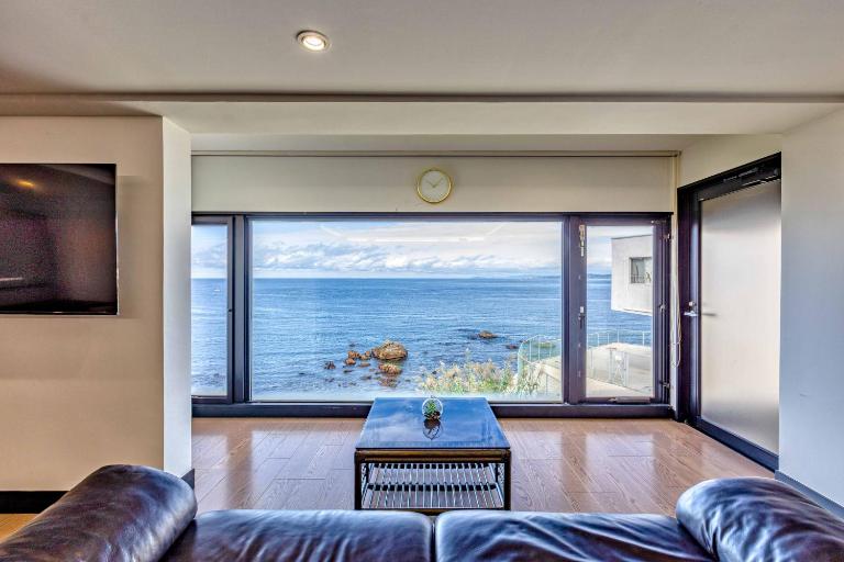 SEA 351 - B&B Shirahama