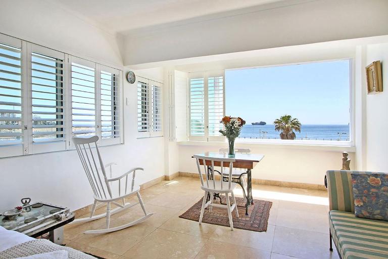 Dolphin Bay Studio with Sea Views - Chambres d'hôtes Le Cap