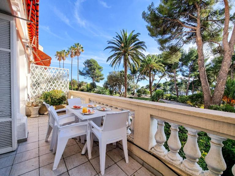 Mont des Oiseaux Apt T3 avec piscine - Chambres d'hôtes Hyères