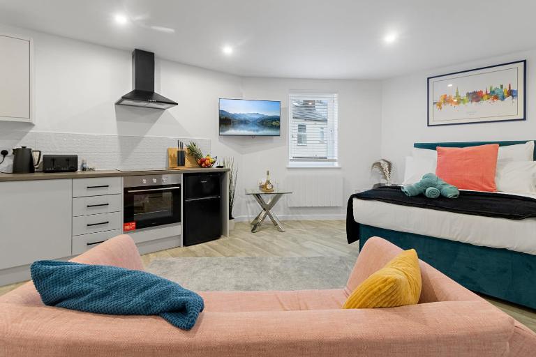 City Centre Studio Apartments - Riley Apartment - Short Stays UK Ltd - B&B Exeter