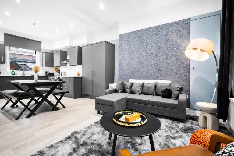 The Town Haus By Homebay - B&B Northampton