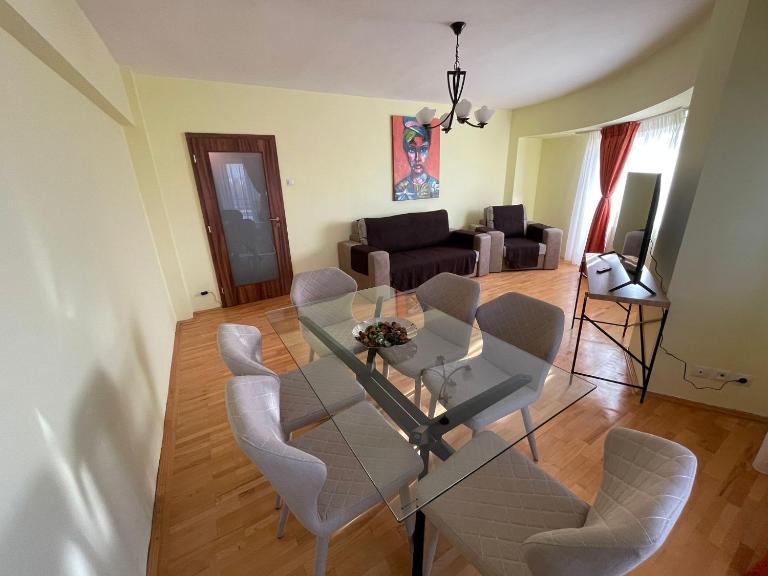 House of Parliament Ultracentral Apartament self check in - B&B Bucarest