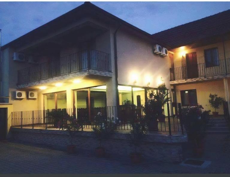 Pensiunea Mystique - B&B Arad