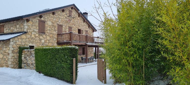 Casa con encanto, jardín, vistas y piscina - Ferienwohnung Estavar