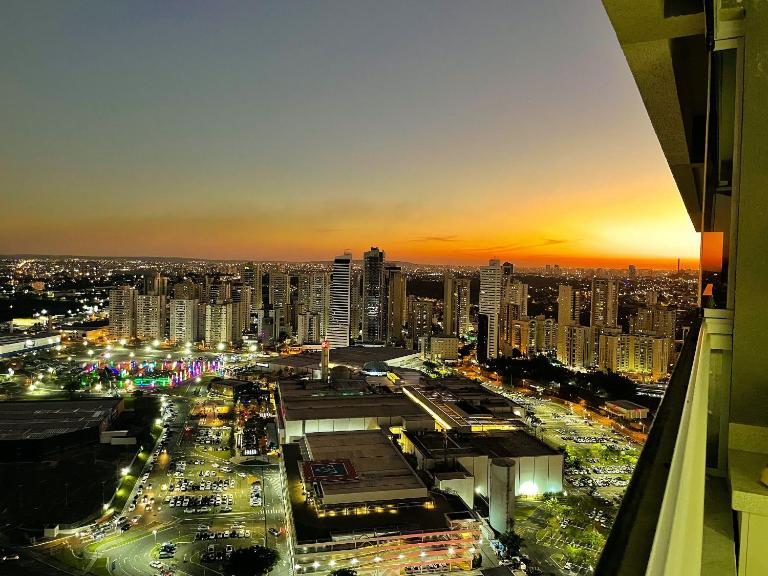 Apto Moderno c/ Vista Fantástica do Flamboyant - B&B Goiânia