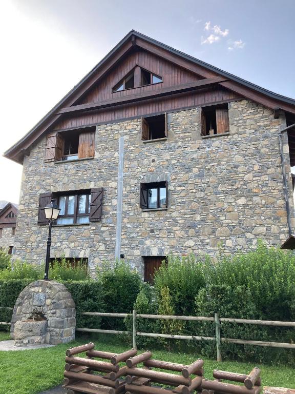 Apartamento A10 de Formigal, AMPLIO Y CON GARAJE - B&B Escarrilla