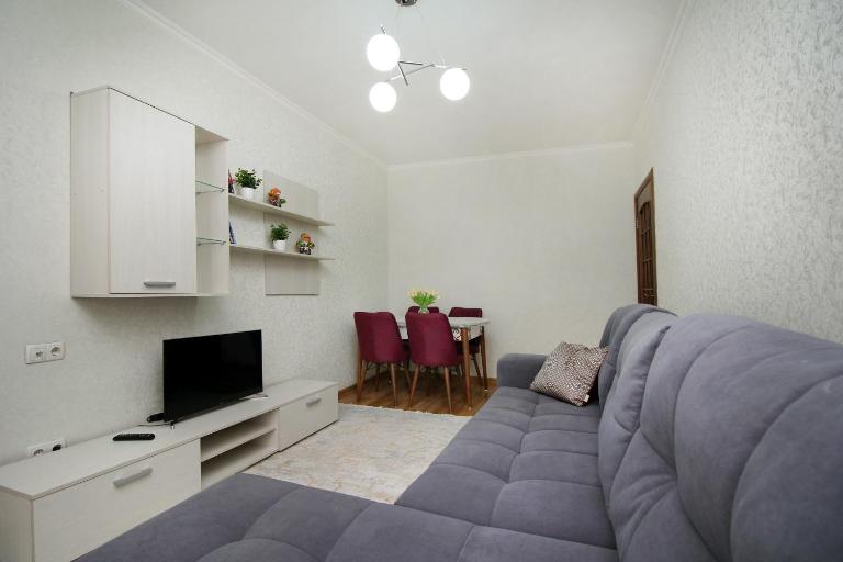 Удобная двушка близ Атакента - Ferienwohnung Almaty
