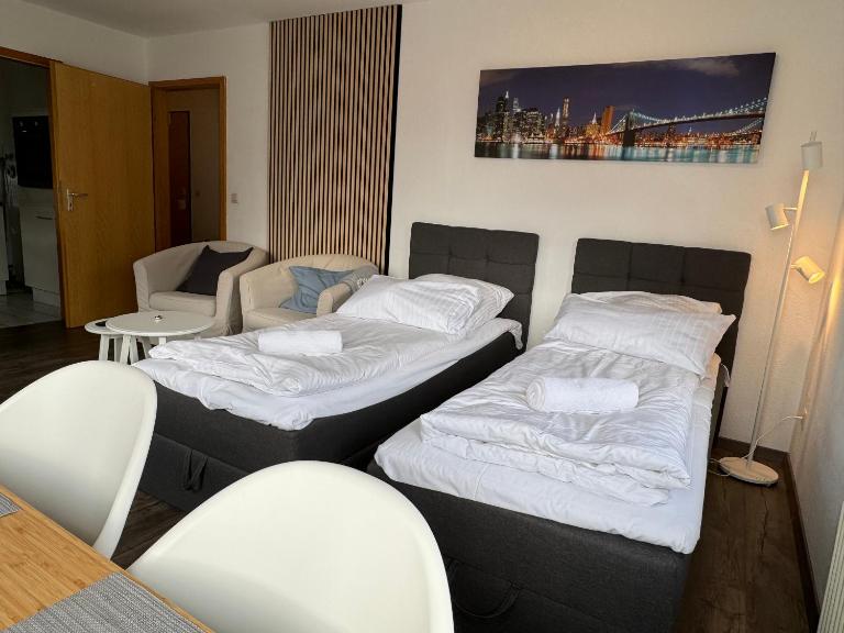 Hübsche Wohnung mit Balkon für 1-2 Personen - Einzelbetten - Ferienwohnung Pforzheim