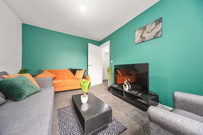 Exclusive home for contractors and families - B&B Bradford