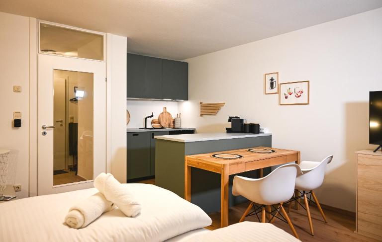 GM-Stays - Studio am Dürnbach - Modern, ruhig & zentral am Schliersee mit Parkplatz - BRIGHT Collection - B&B Schliersee