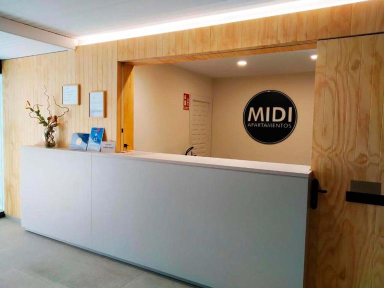 Apartamentos Midi 3000 - Bed and Breakfast Formigal