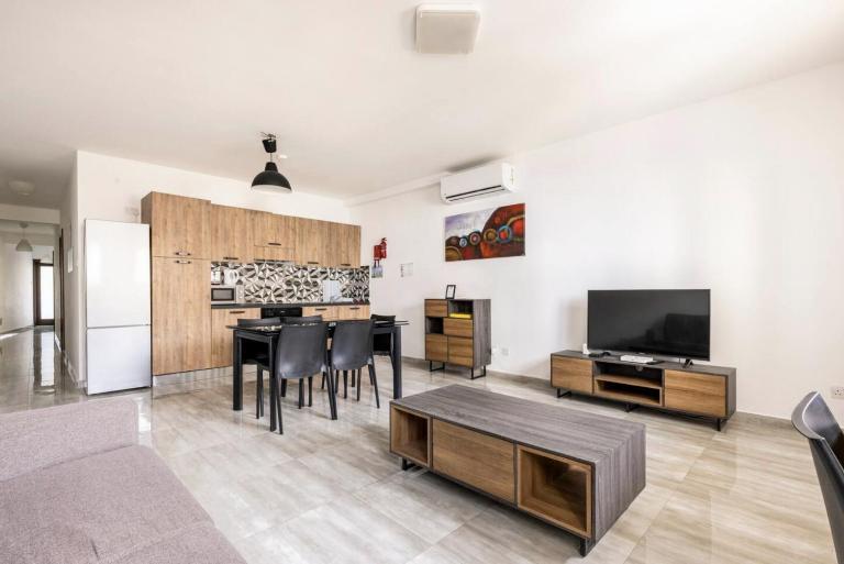 F8 Modern and Bright Apartment in Malta - Ferienwohnung Imsida