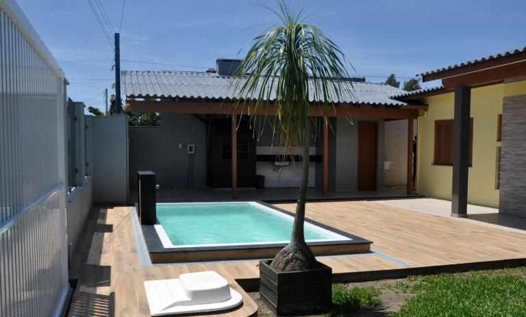 Casa Com Quatro Dormitórios, Pertinho Do Mar Em Capão Da Canoa - B&B Capão da Canoa