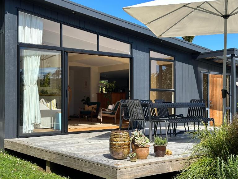 The Driving Creek Cottage - B&B Coromandel