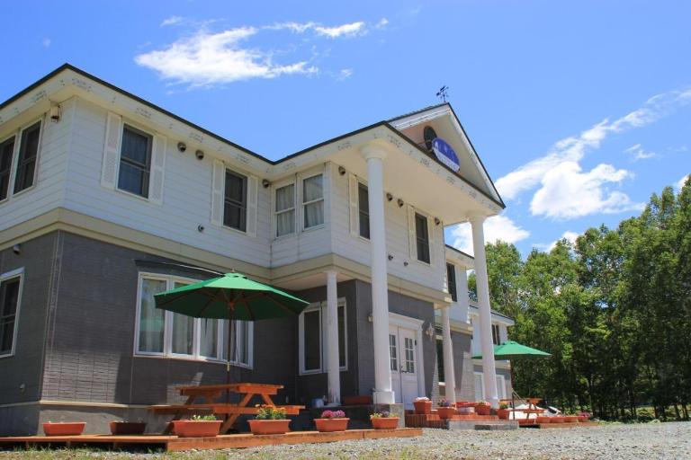 guest house White House ホワイト ハウス - B&B Shimukappu