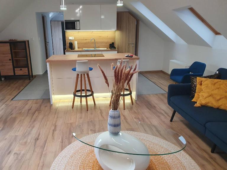 M10 Apartman - Ferienwohnung Fünfkirchen