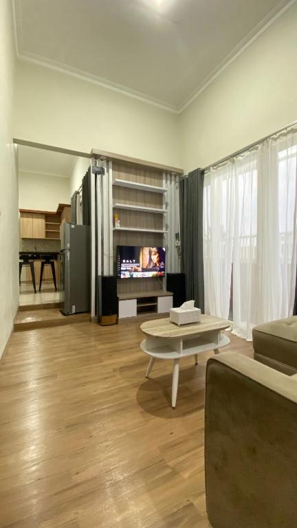 Calluna Villa - Ferienwohnung Karangploso