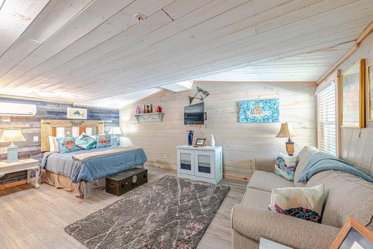 Something Fishy at Island Breeze of CB - B&B Carolina Beach