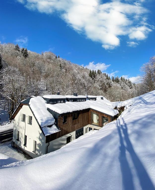 Rákosárna Suites & Apartments - Chambres d'hôtes Špindlerův Mlýn