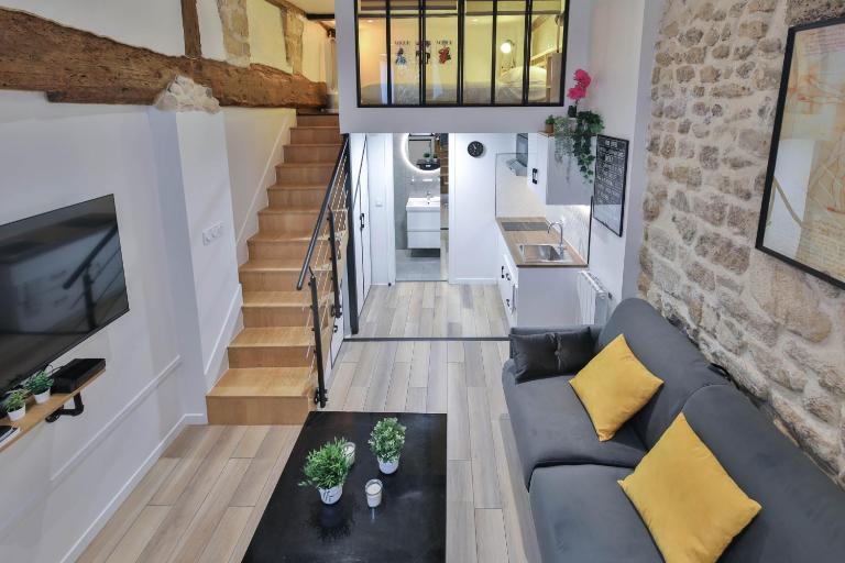 Clara - Modern Loft Sorbonne Notre-Dame Historic - Chambres d'hôtes Paris