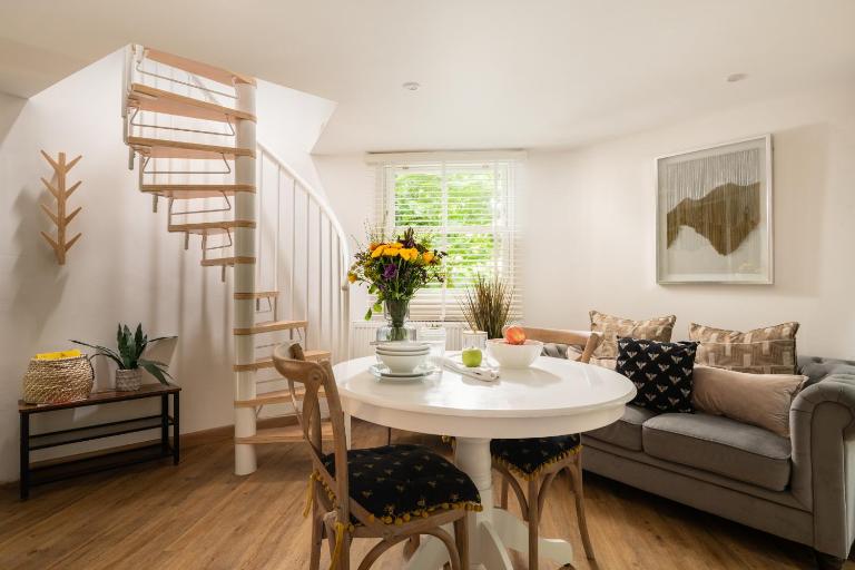 Honeycomb Treehouse in the Heart of Dorset - B&B Blandford Forum