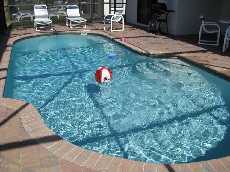 Family Disney Pool Home in Gated Resort Near Golf -16801 - Chambres d'hôtes Orlando