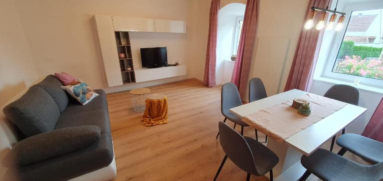 Ferienwohnung Am Schlossberg - Ferienwohnung Bad St. Leonhard im Lavanttal