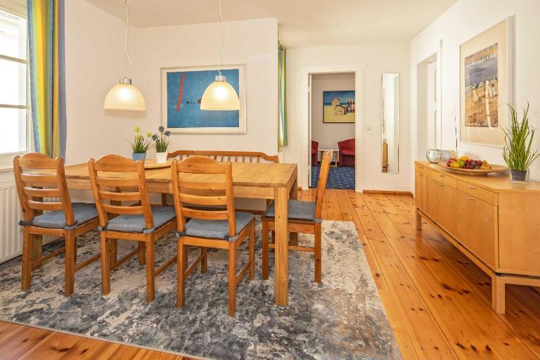 Tarnowskis Remise Villa Seeblick, nur 50m zum Strand, WLAN - B&B Neuhof
