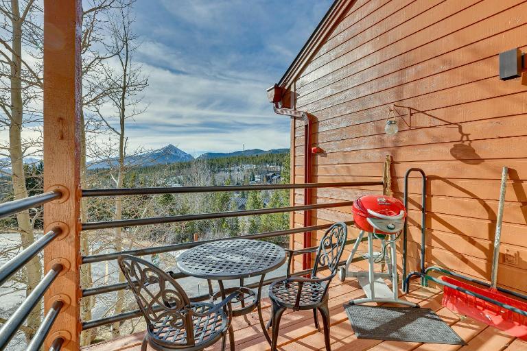 Heated Pool Access + Near Skiing: Colorado Retreat - B&B Silverthorne