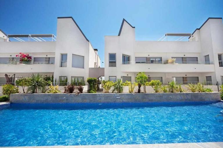 Apto bajo La Veleta Torrevieja - B&B Torrevieja