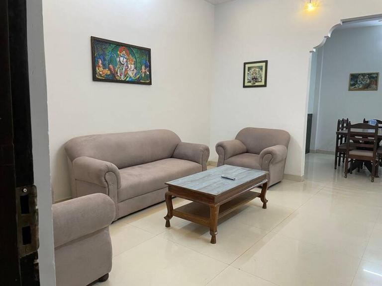 Leela home stay - Lotus (2 BHK luxury appartment) - Chambres d'hôtes Jabalpur