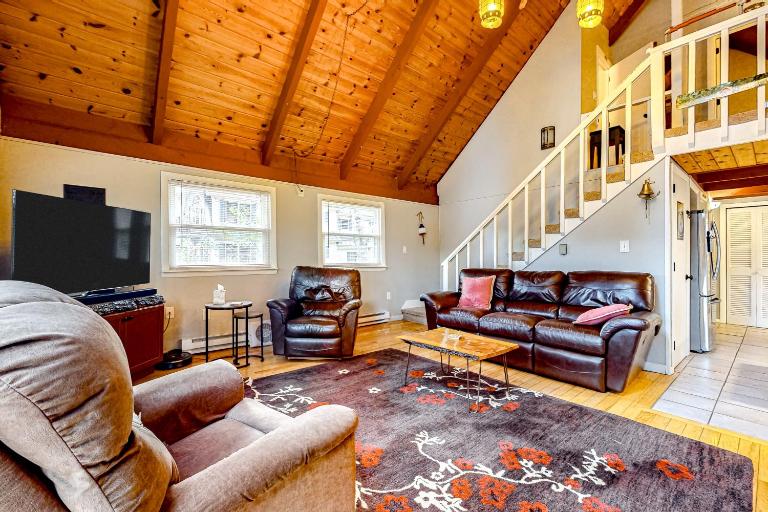 Dock! Dog-Friendly Lakefront Gem in Southern Maine - Ferienwohnung Limerick