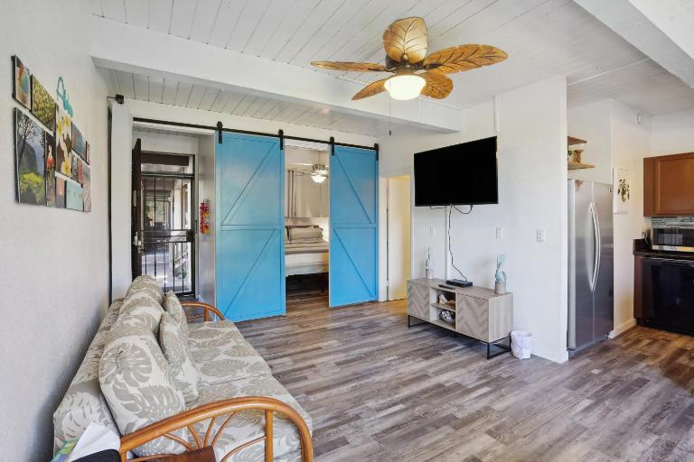 < 1 Mi to Beach + Town! Airy Kailua-Kona Condo - B&B Kailua-Kona
