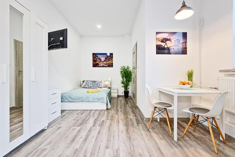 DeLux9 - B&B Lodz