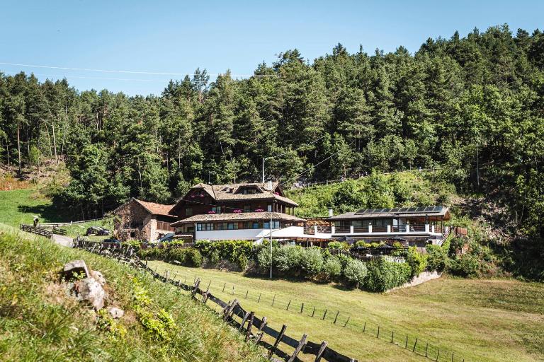 Exclusive Chalet Grumer 700 sqm - Bed and Breakfast Soprabolzano