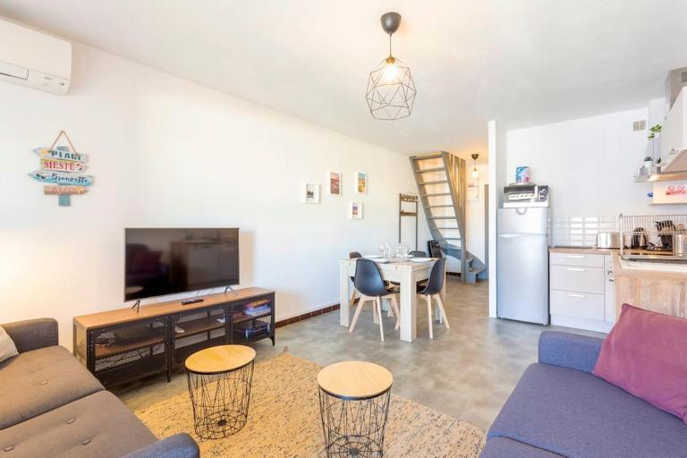 Chez Audrey - Agréable appartement duplex climatisé et convivial - B&B Le Grau-du-Roi