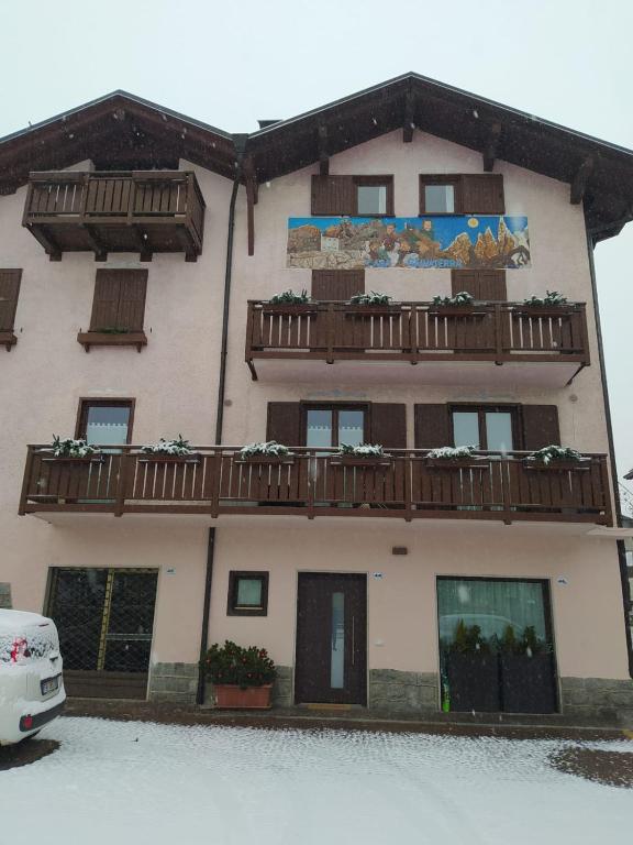 Casa Salvaterra Affittacamere - Chambres d'hôtes Pinzolo