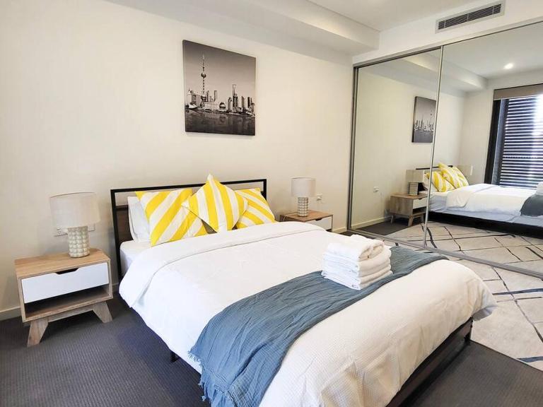 Modern Elegance: 2 Bedroom Oasis w/ Free Parking - B&B Apoinga