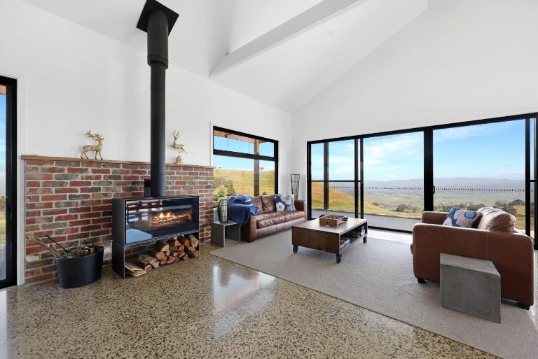 Half Mile High - Merrijig - Sleeps 10 - B&B Barwite