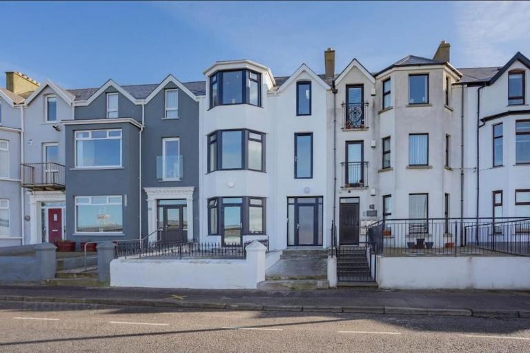 Modern apartment with sea views - Bed and Breakfast Portrush