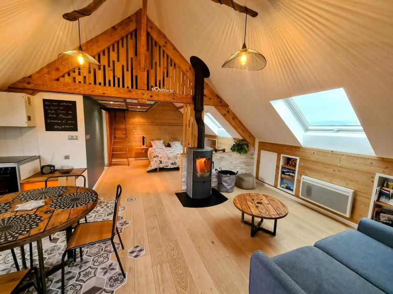 Gîte des Vernet - Loft chaleureux entre lacs et montagnes - B&B Boussy