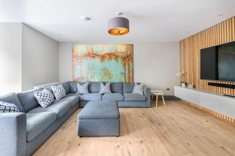 Immaculate 3 Bed Apartment with Private Entrance in Inverleith - B&B Edinburgh