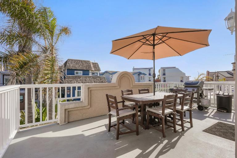 Stunning Beach Home with Fireplace, Fast WiFi, Grill & Outdoor Seating! - Ferienwohnung San Diego