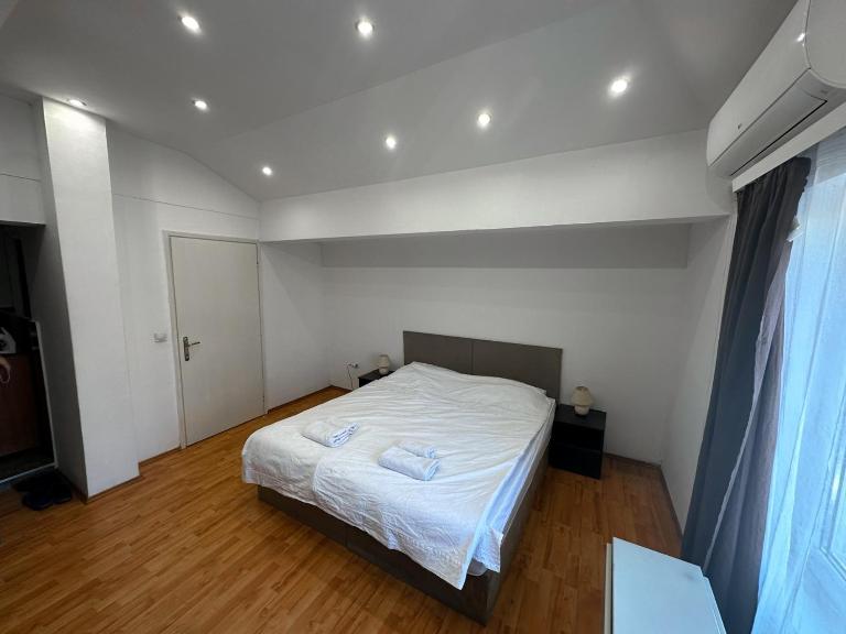 Mikasa - Ferienwohnung Niš