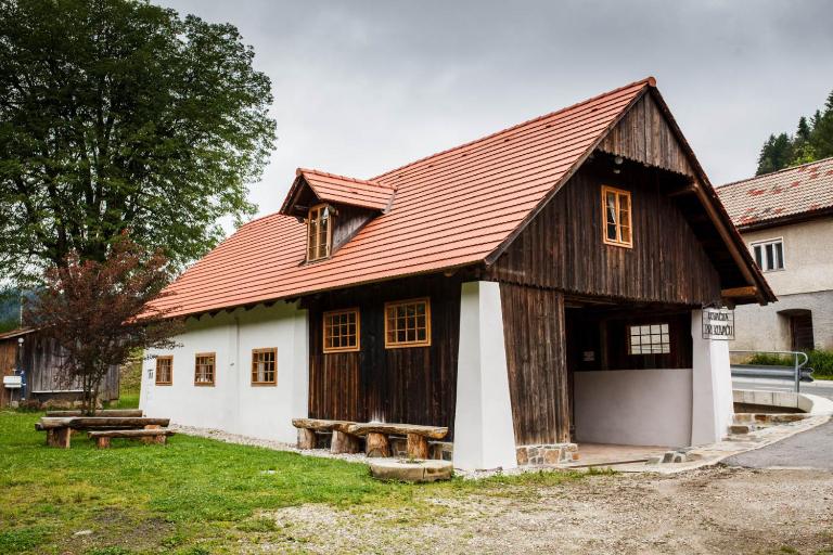 Kovačija pri Kovaču - B&B Podvelka